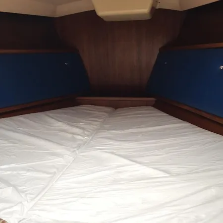 Hotel en barco Freedom Tarento